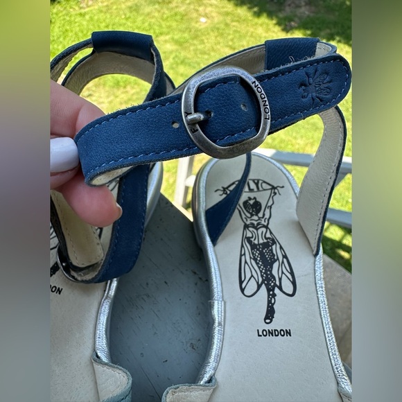 FLY LONDON Sz 40 Cune 65Fly Leather Multi Ankle Strap Sandals Blue Jade Silver - Picture 8 of 15